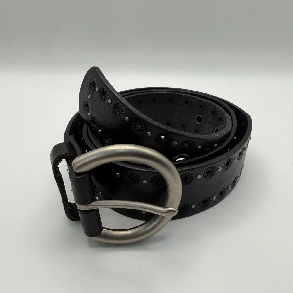 Fossil Womens Black Leather Floral Perforated Studded Belt L BT2817001